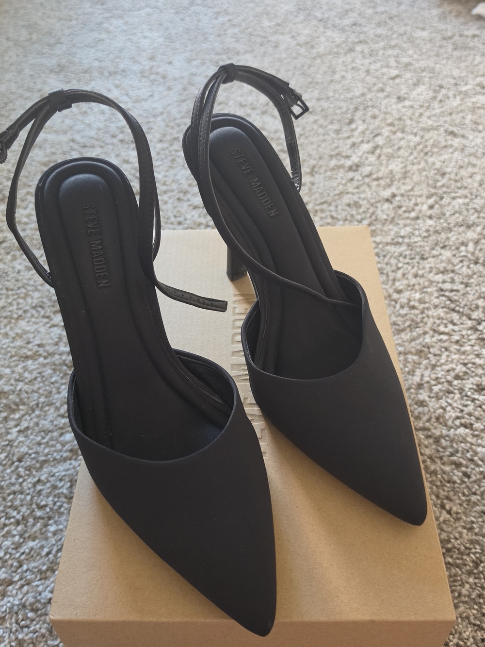 Steve Madden Black Pointed Toe Slingback Pumps